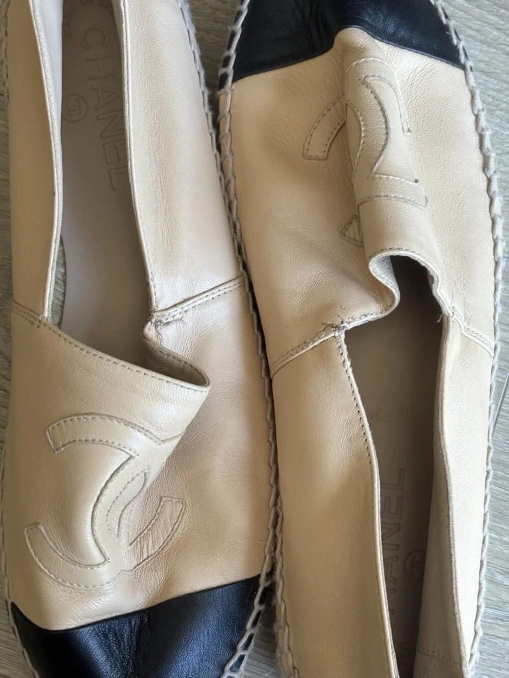 CHANEL Beige Tan & Black Lambskin Espadrilles Shoes Flats Sz 40